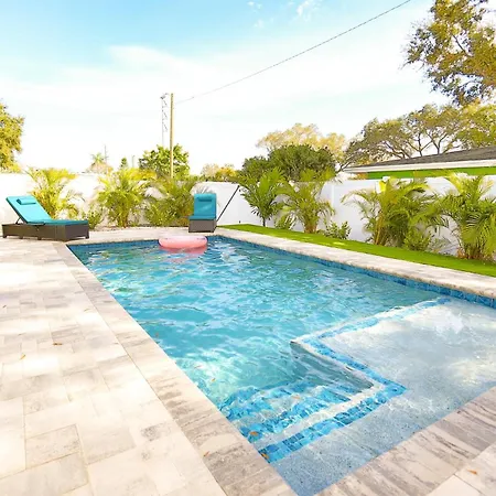 Magnolia Home • Clearwater Beach • Bbq • Sunroom